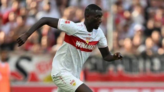 1701993185450098928.jpg 开云官网-【早报】眼看他楼塌了!热刺神奇不再5轮1分!