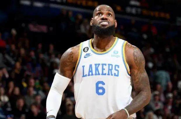 开云娱乐-距纪录还差36分！詹姆斯：是否引进欧文我说了不算