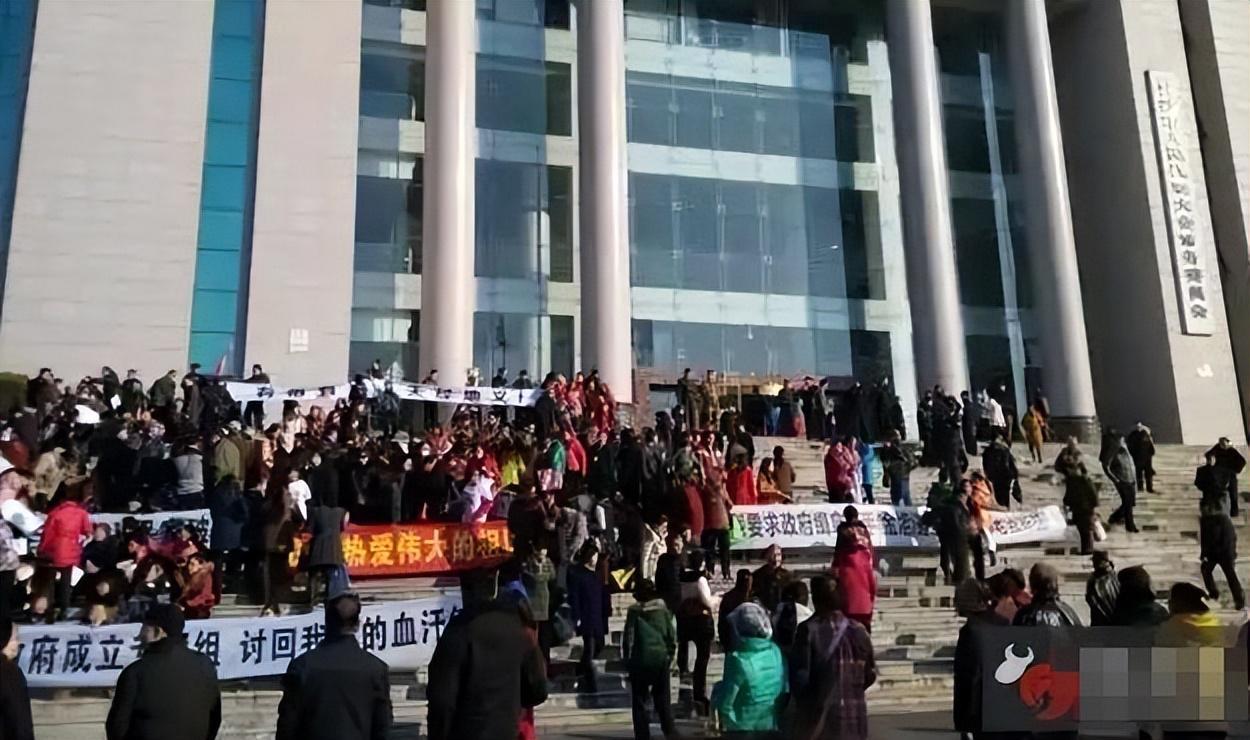 开云官网-卷走53亿！又一大佬带全家跑路，欠中国银行20亿，投资者血本无归